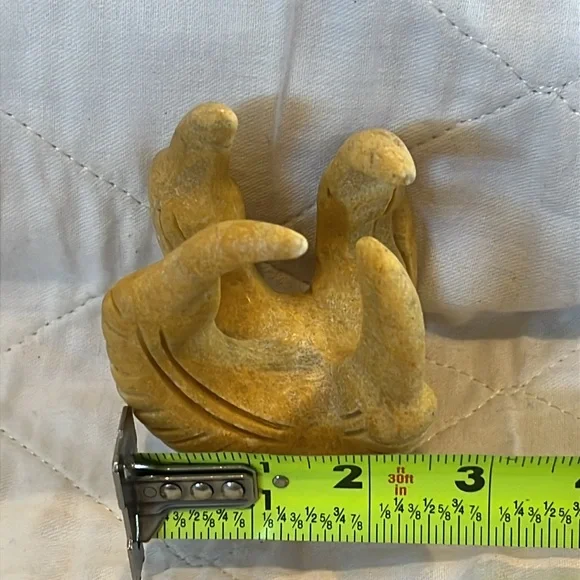Yellow Jade Claw Gemstone Crystal Carving NWOT ( DOES NOT INCLUDE THE SPHERE)
